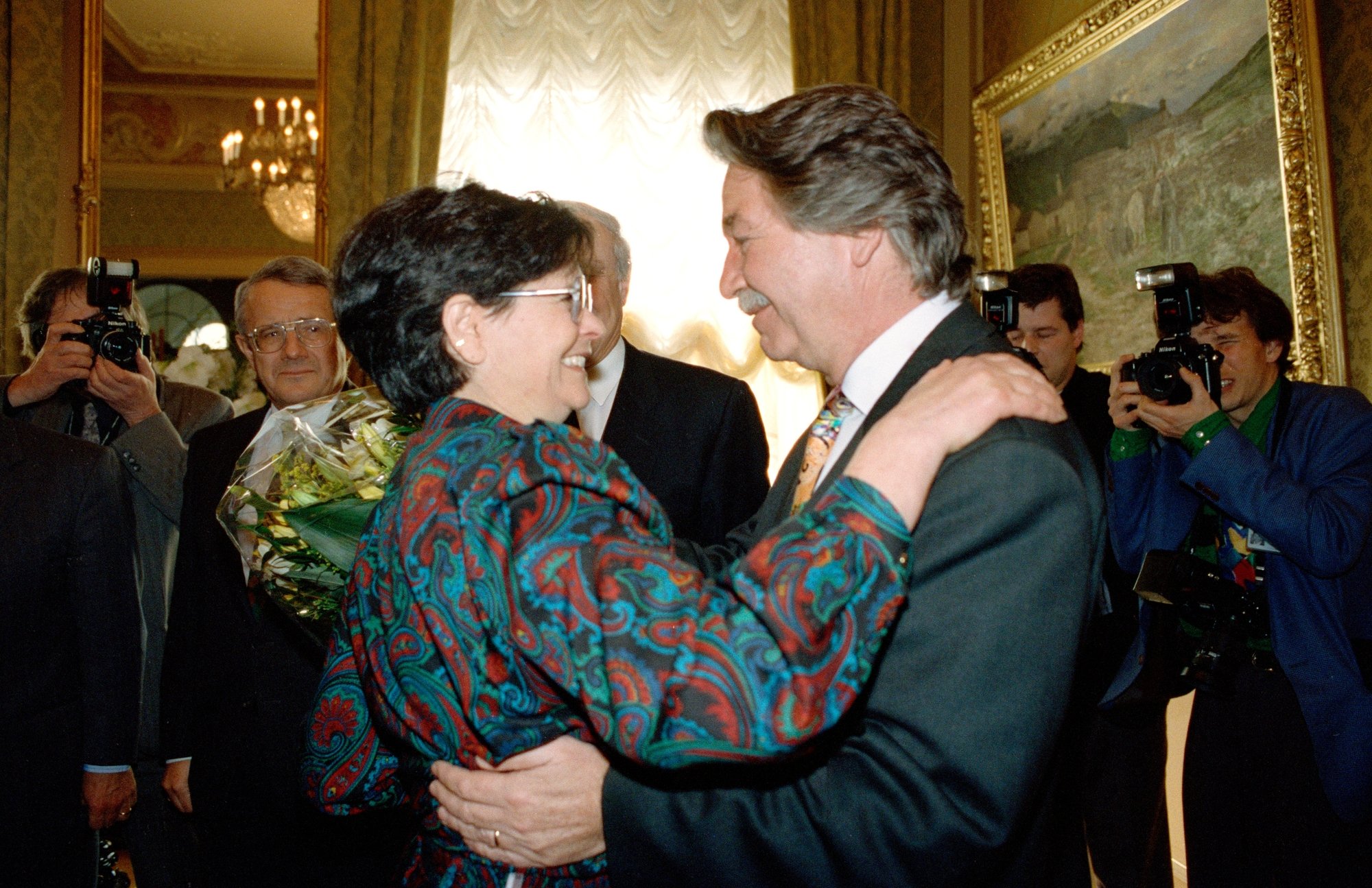 Le socialiste René Felber avec Ruth Dreifuss, celle qui lui a succédé au Conseil fédéral en 1993.
