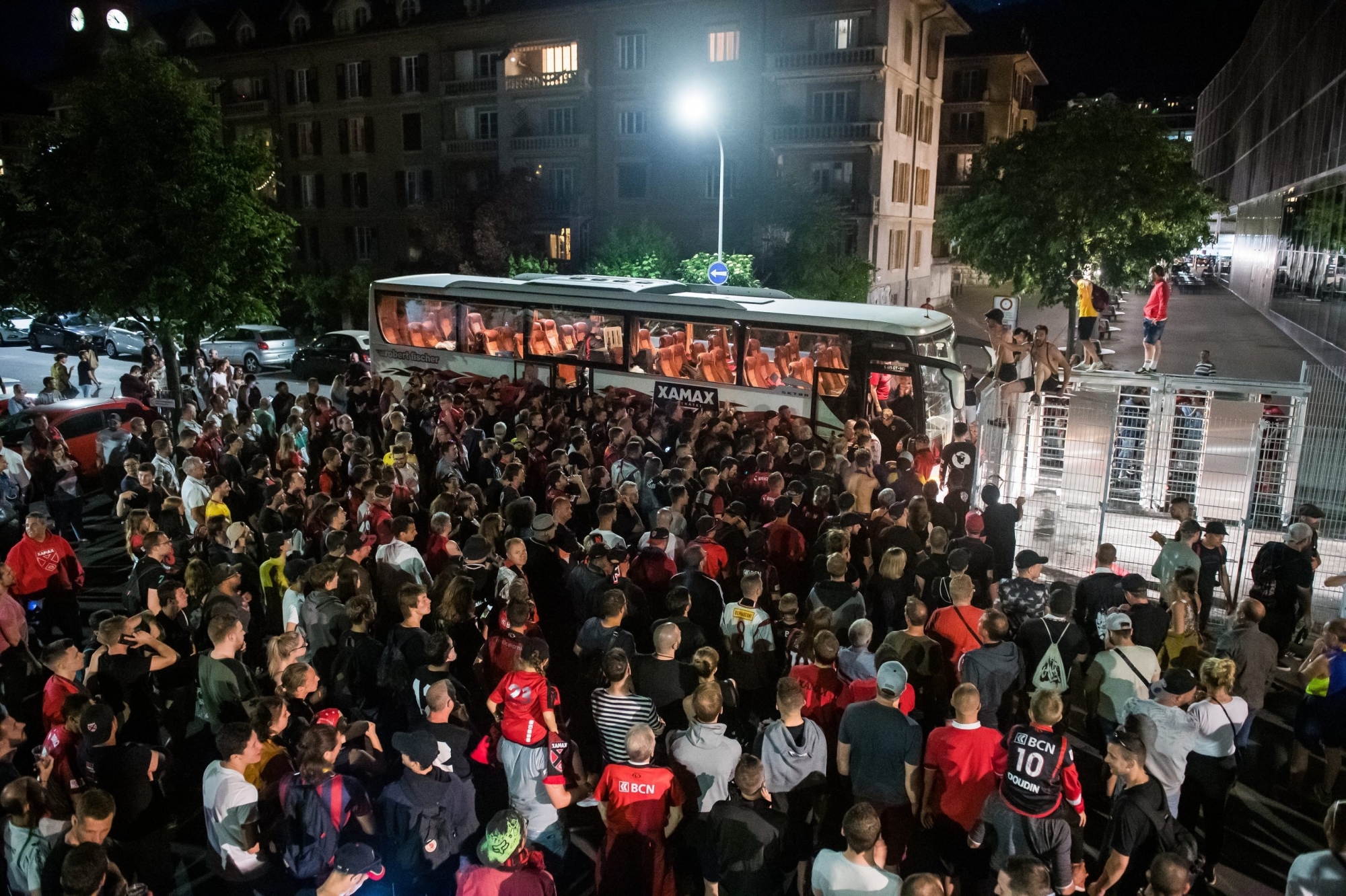 Dimanche 2 juin 2019: de retour à Neuchâtel après sa remontada face à Aarau (0-4), Xamax avait été accueilli par une foule en délire près de la Maladière.