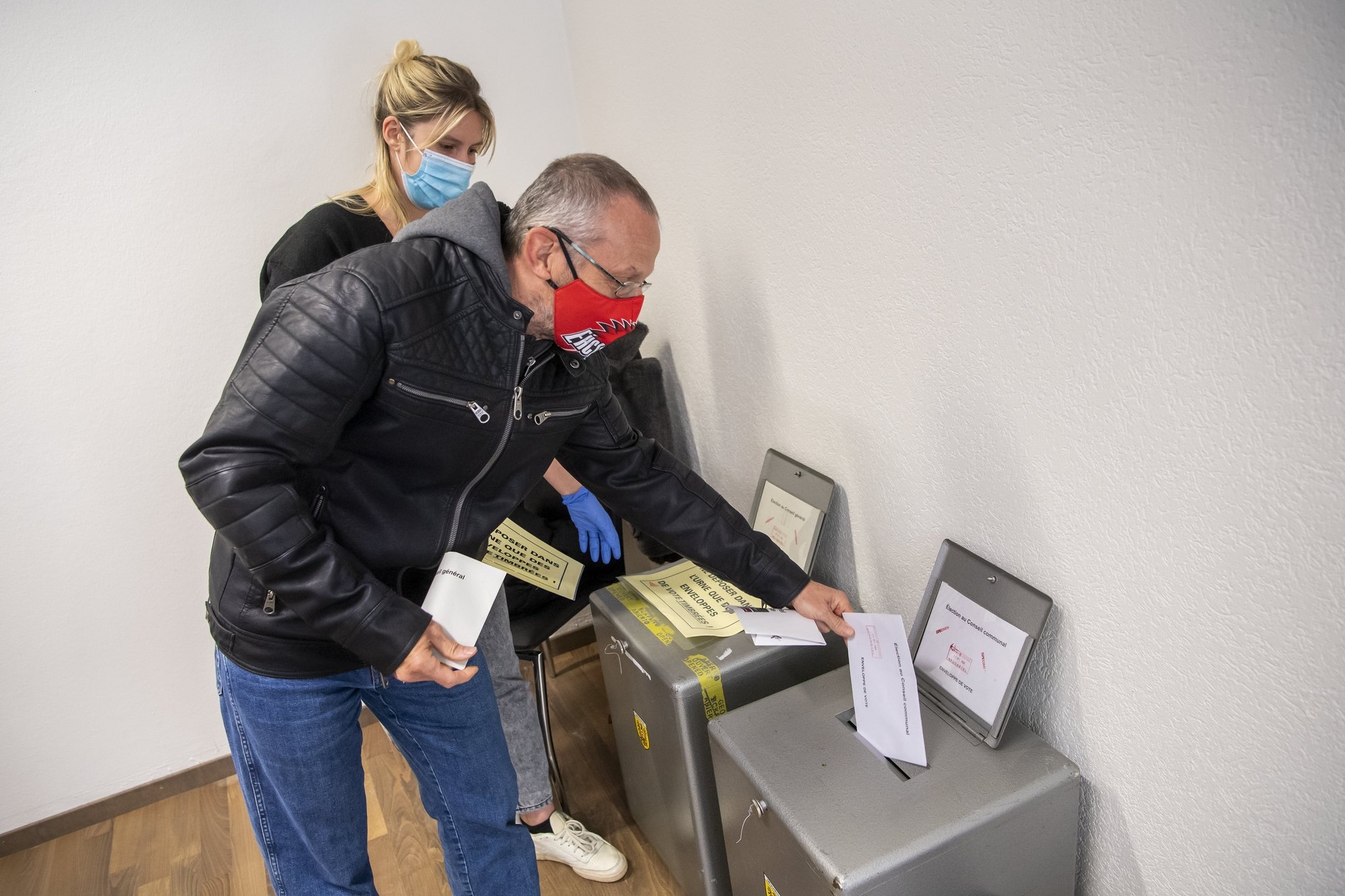 Une vue des votations en ville de Neuchâtel le dimanche 25 octobre.