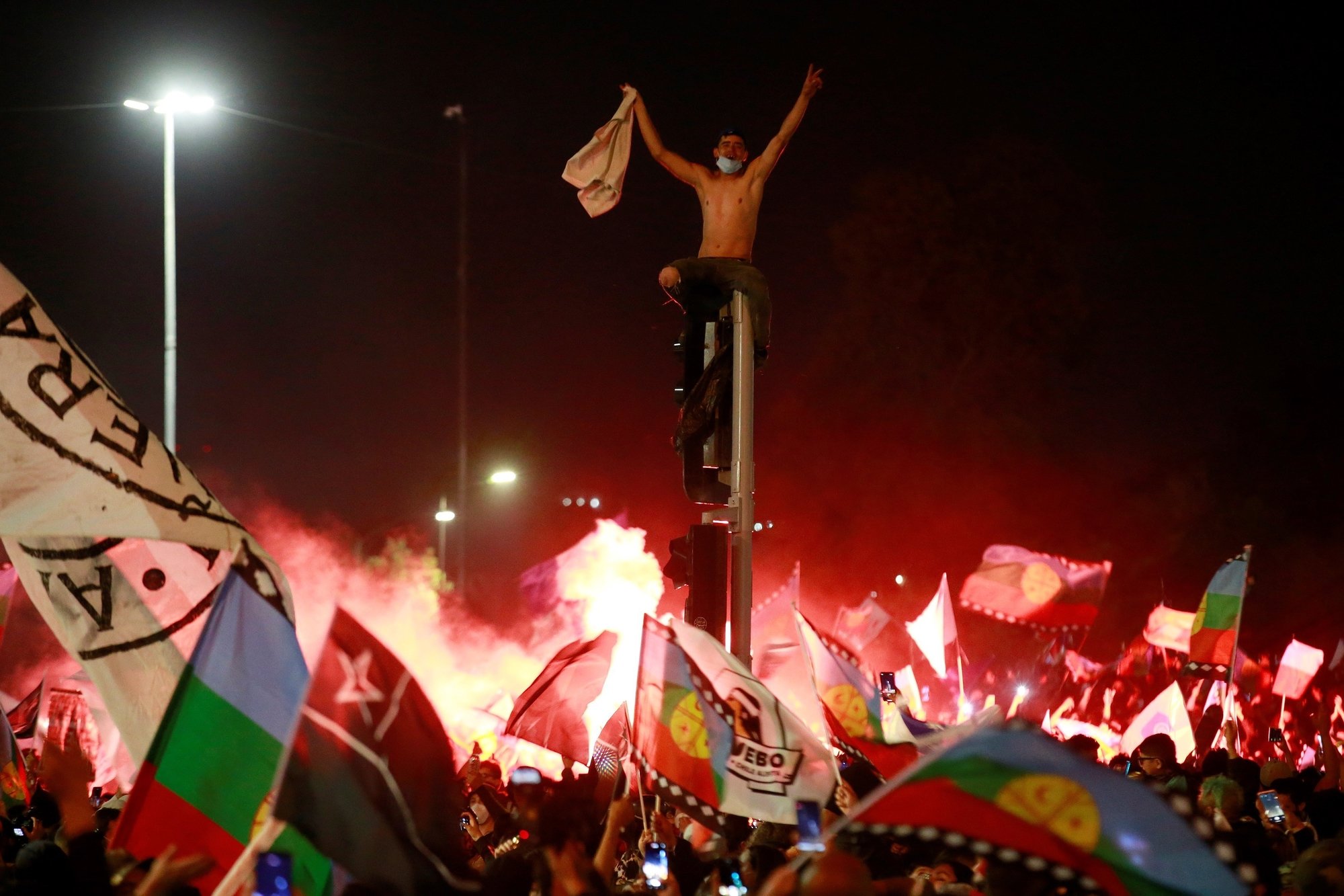 Manifestation de liesse à Santiago du Chili après la victoire du oui à une nouvelle Constitution le 25 octobre dernier.