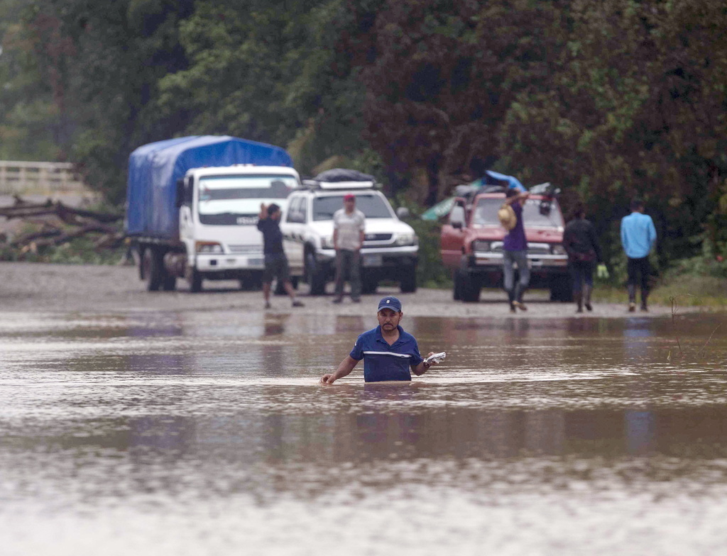 Les Nicaraguayens avaient déjà subi les lourdes conséquences du passage d'un autre ouragan, Eta, il y a deux semaines. C'est désormais Iota qui les menace.