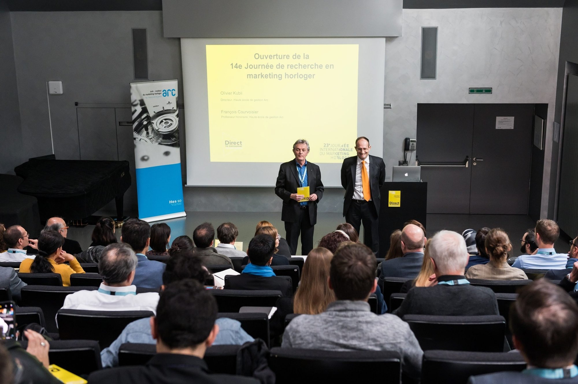 François Courvoisier, doyen de l’IMH et Olivier Kubli, directeur de la HE-Arc Gestion, à la Journée de recherche en marketing horloger en 2019.