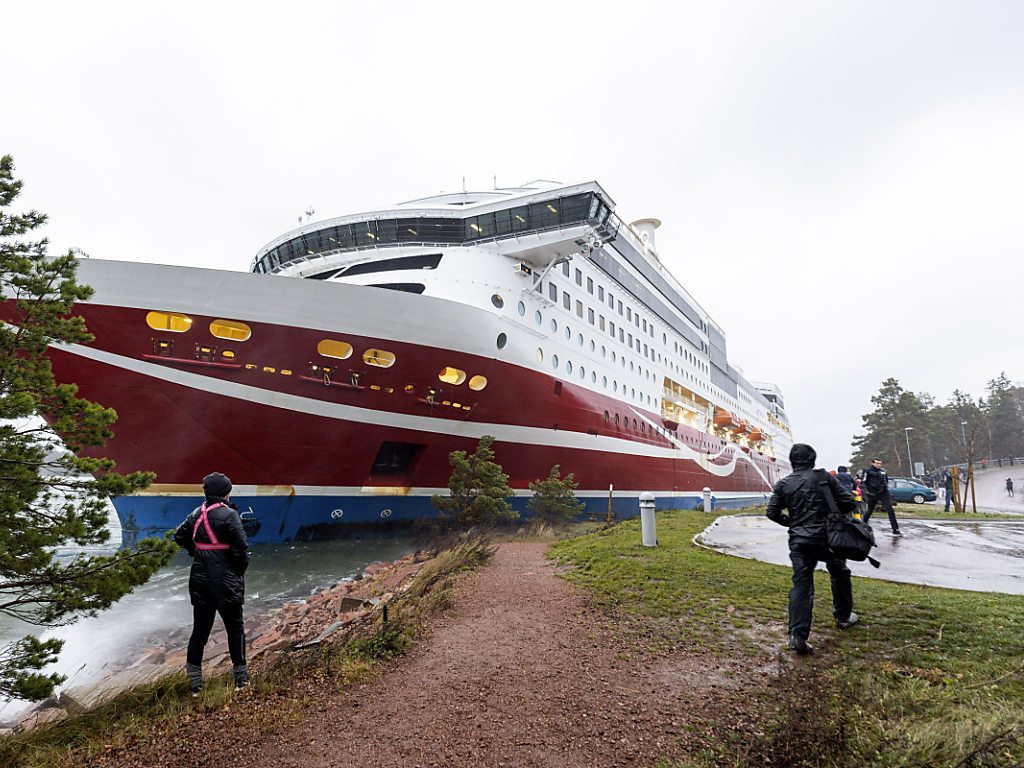 Le "Grace", qui reliait Stockholm au port finlandais de Turku, a touché la rive pour une raison encore indéterminée peu avant une escale à Mariehamn, dans l'archipel autonome des îles Aland.