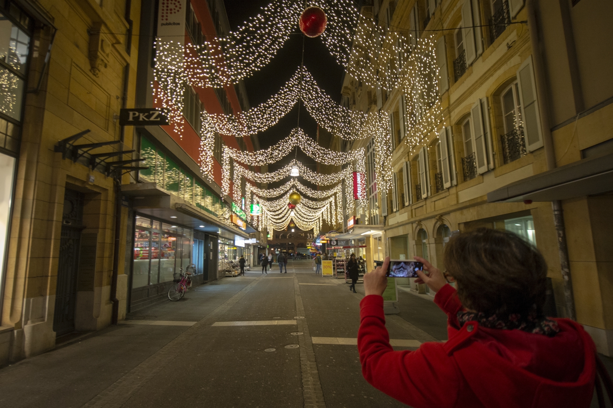 A Neuchâtel, lumières et décorations en pain d’épices égaieront la cité dès le vendredi 27 novembre, jour du Black Friday.