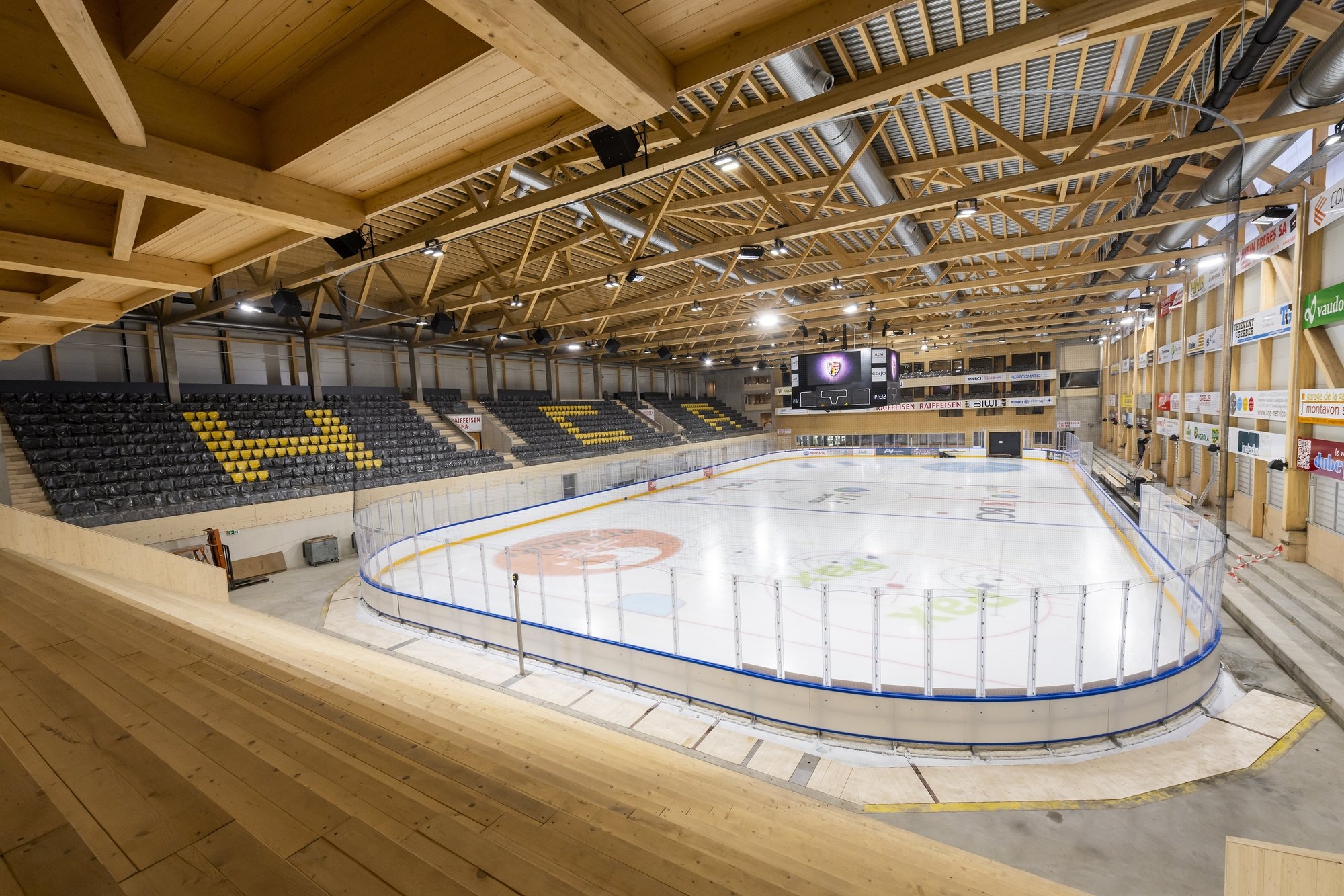 La nouvelle patinoire accueille, entre autres, les matchs du HC Ajoie.