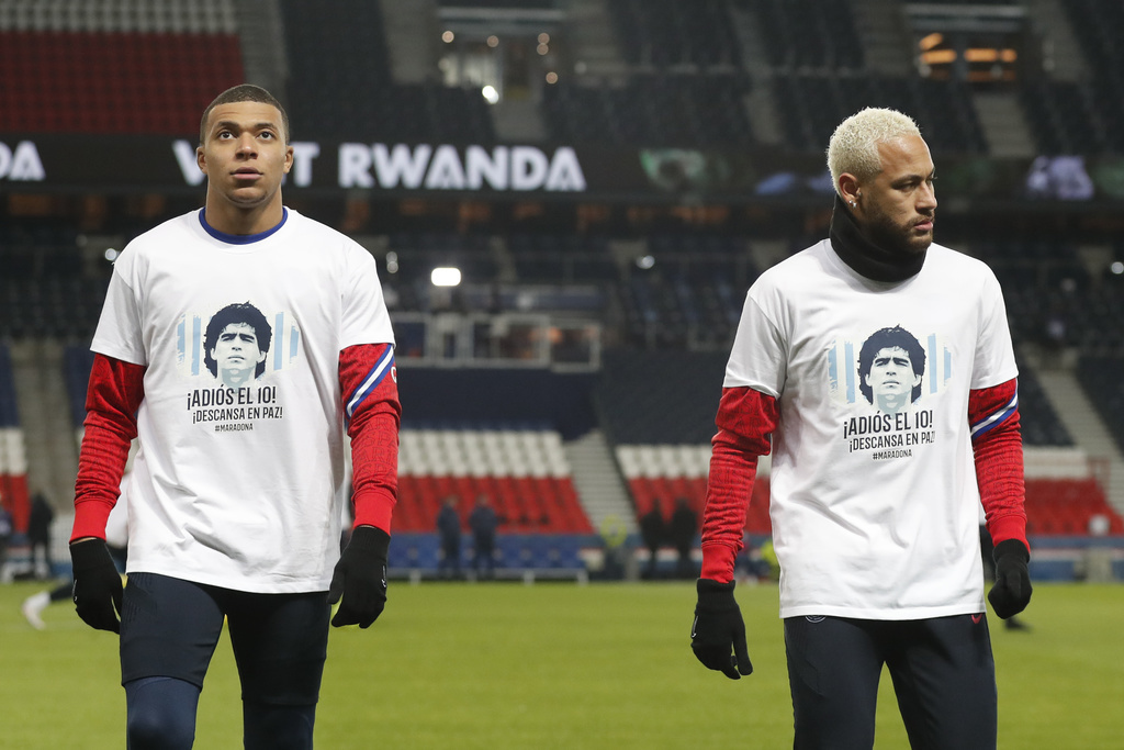 Les Parisiens Kylian Mbappé (à gauche) et Neymar.