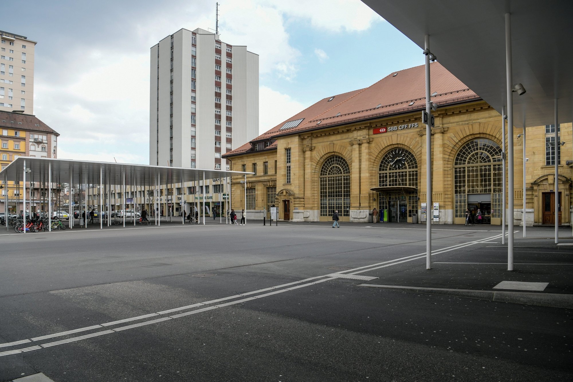 Le magasin de la gare de La Chaux-de-Fonds a été la cible d’un brigandage jeudi soir.