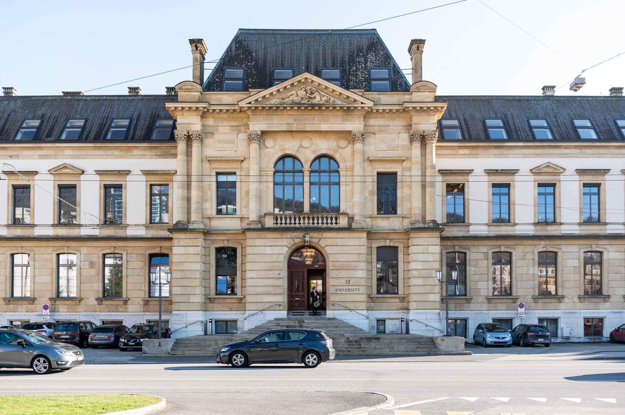 L'université de Neuchâtel (ici son bâtiment principal) a lancé en avril une plateforme pour concentrer des données fiables sur l'évolution du Covid-19.