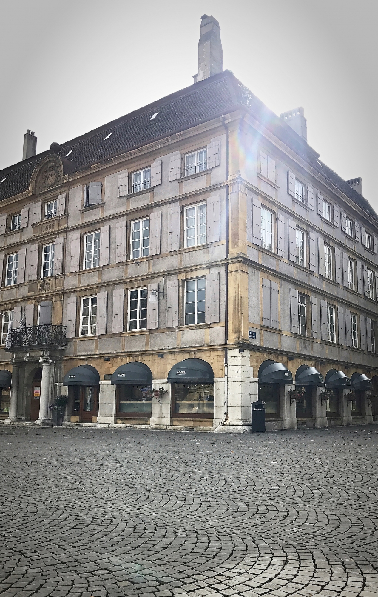 Fondée à La Chaux-de-Fonds, la Bijouterie Bonnet a ouvert une boutique à Neuchâtel en 1970