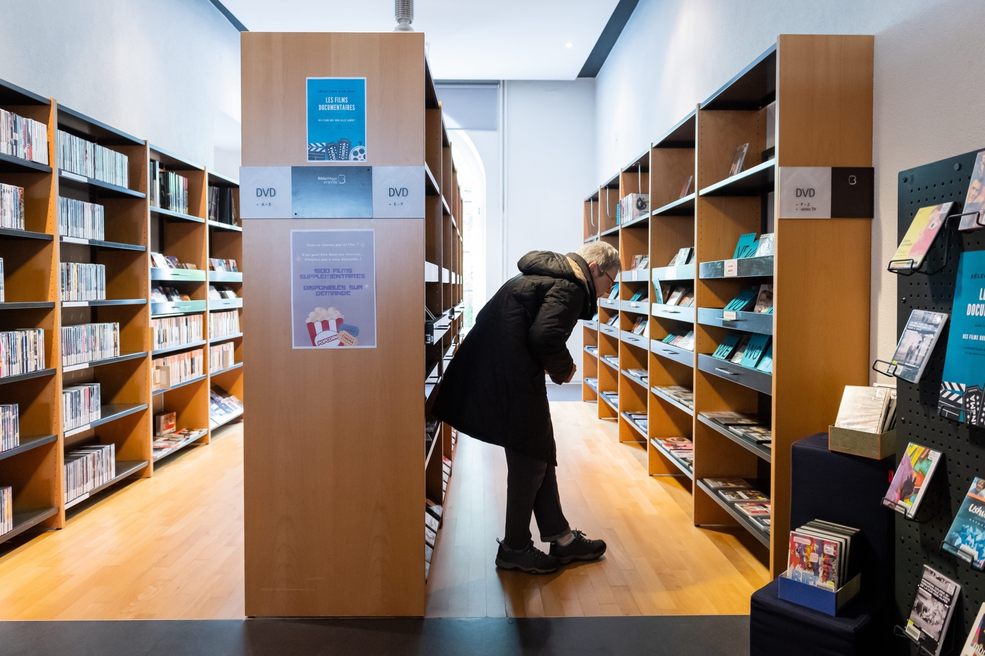 Le Conseil d'Etat était trop restrictif et a dû faire machine arrière: la Confédération autorise l'ouverture des bibliothèques, seules les salles de lecture doivent rester closes.