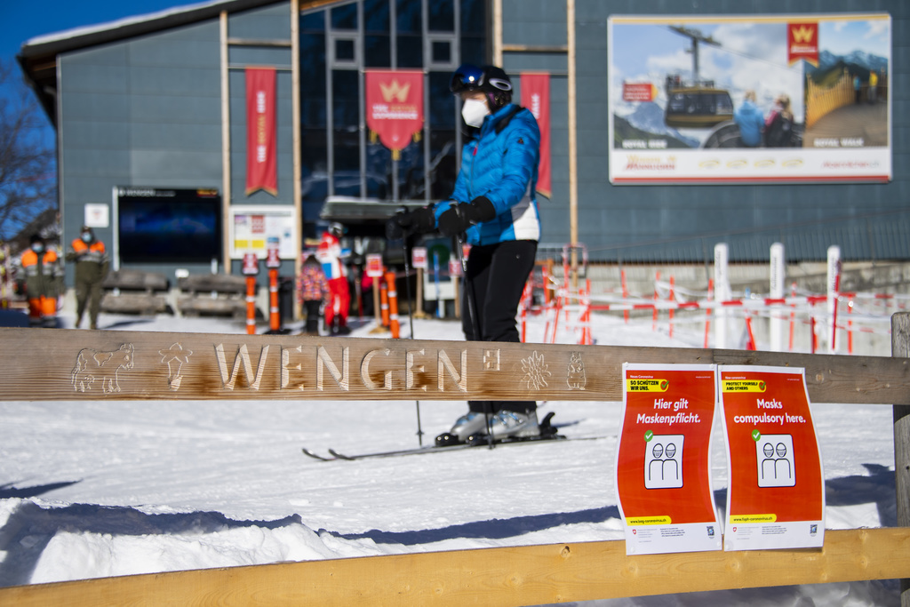 La FIS avait pourtant confirmé dimanche la tenue des courses du Lauberhorn.