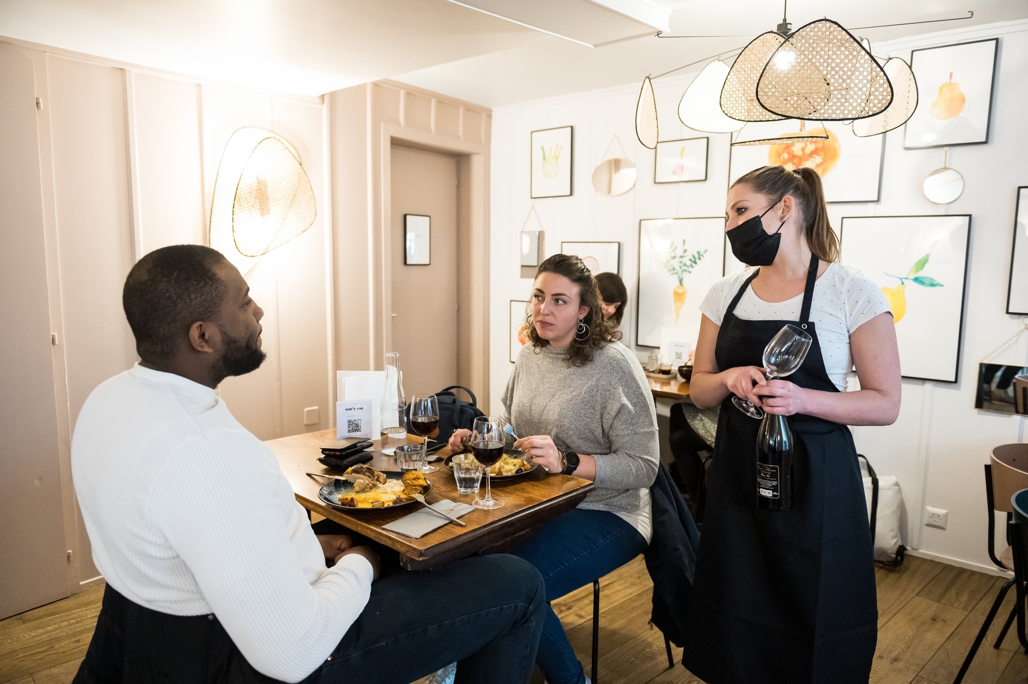 Les bars, cafés et restaurants resteront ouverts au moins jusqu'au 24 décembre.