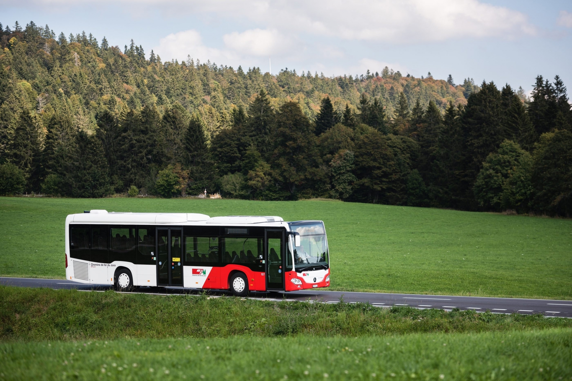 Dès décembre 2021, les bus jurassiens ne seront plus exploités par les CJ mais conserveront les couleurs rouge et blanc.