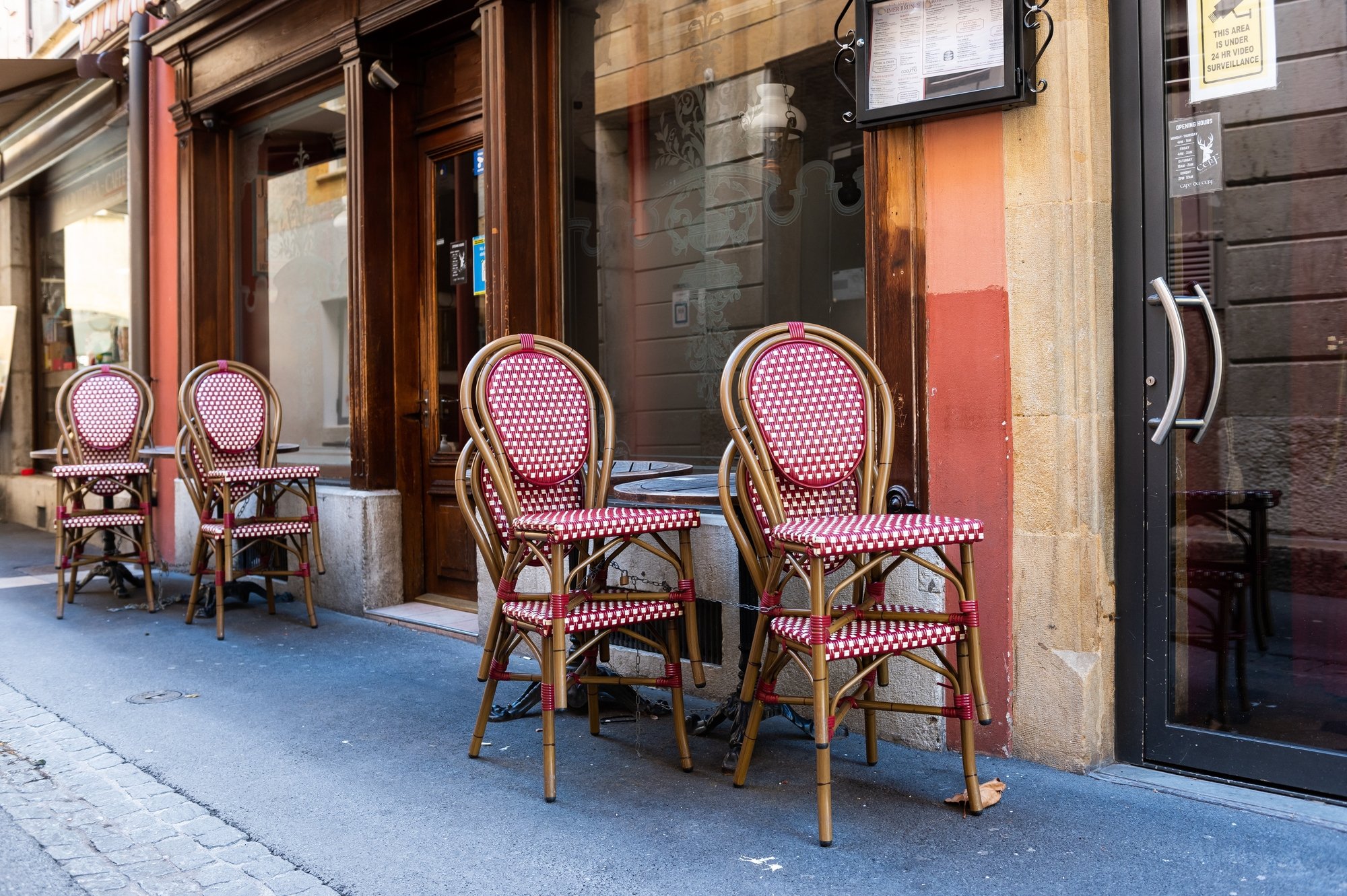 La coprésidente de GastroNeuchâtel craint que les bars et restaurants ne puissent pas rouvrir le 1er mars.