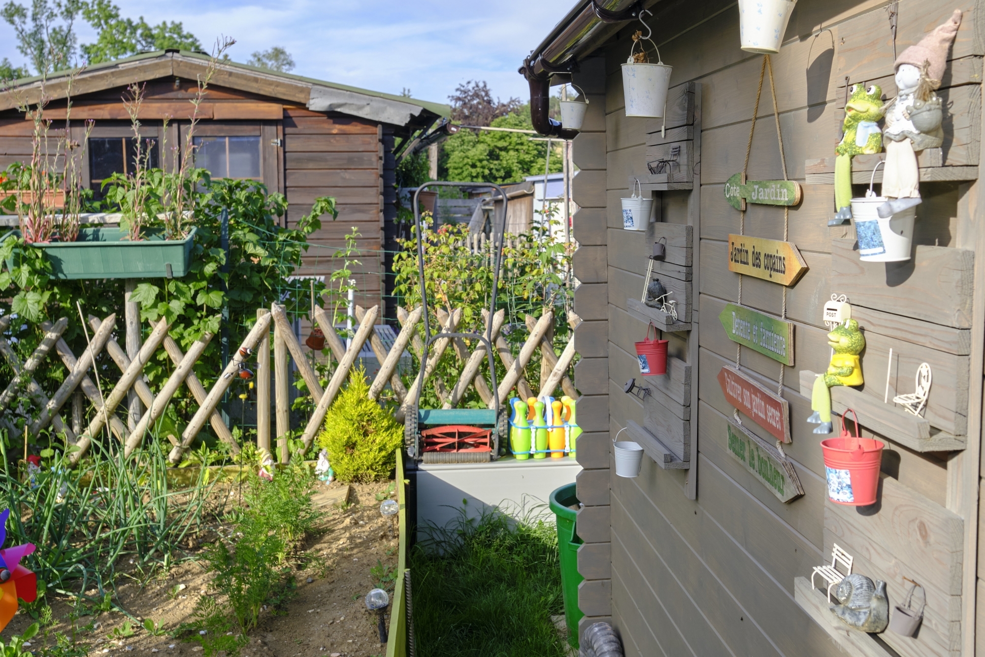 Il existe plusieurs jardins communautaires dans le canton.