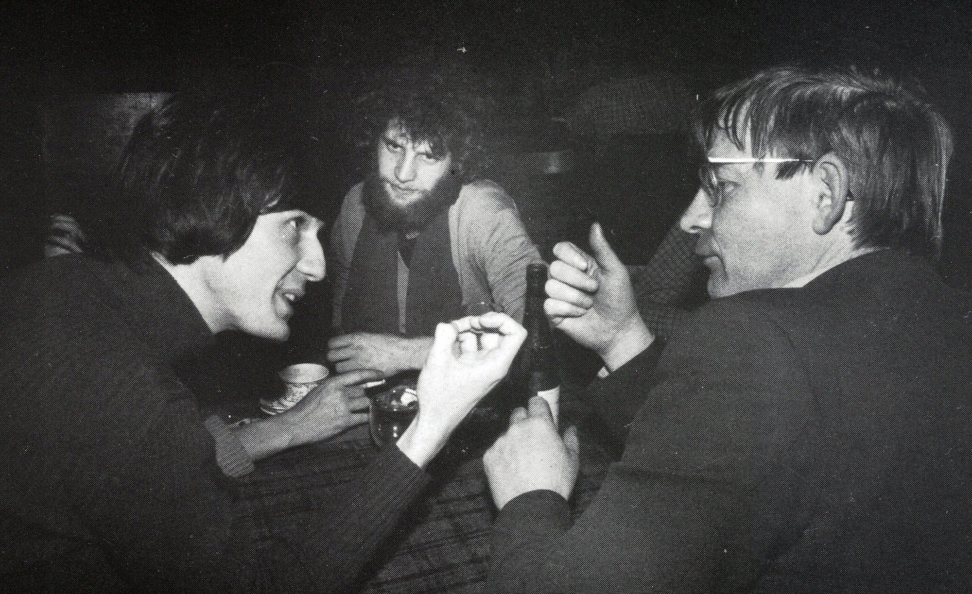 Jean Frey (à d.) en train de discuter cinéma, bien sûr. Avec Daniel Musy (à g.) et Alain Gallet (au centre), en 1978 chez Ridus.
