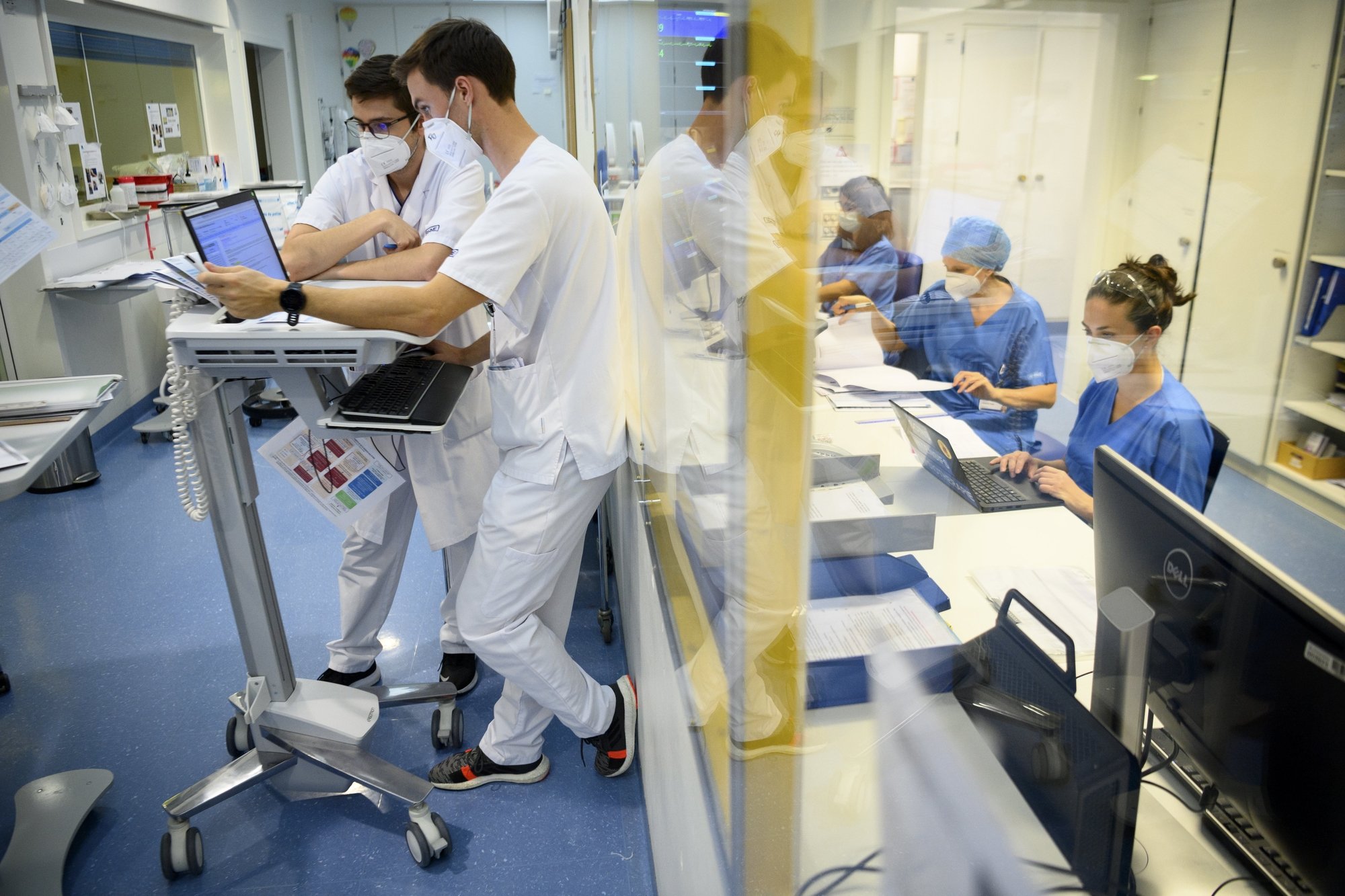 Les hôpitaux neuchâtelois ont dû procéder à quatre transferts de patients depuis le 20 janvier en raison de la saturation des lits de soins intensifs.