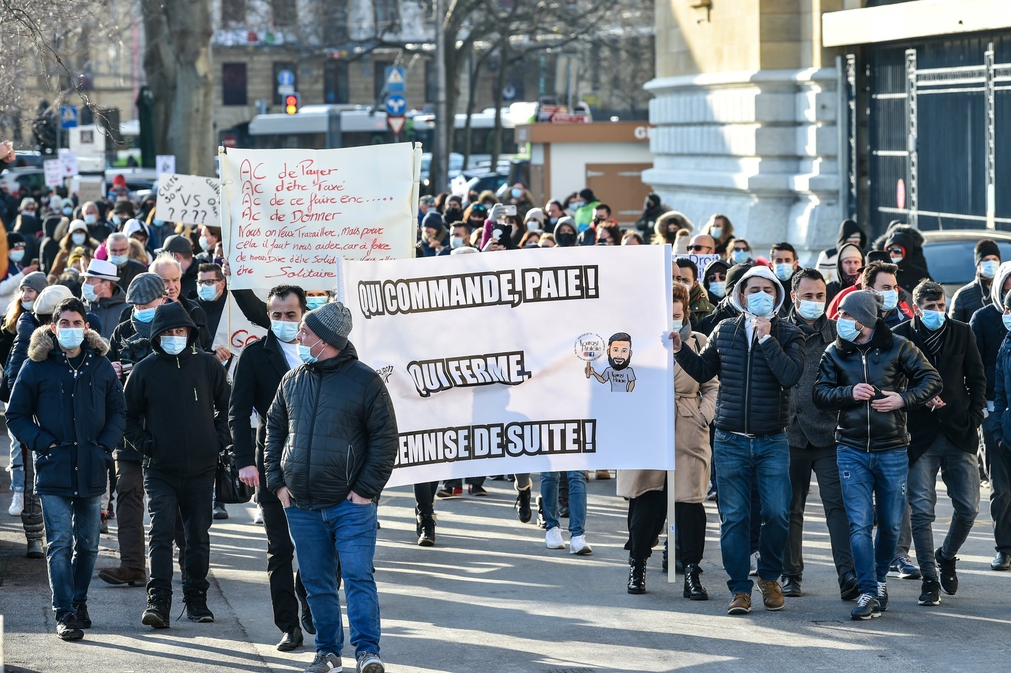 Le 9 janvier dernier, près de 500 personnes ont manifesté dans les rues de Neuchâtel en soutien aux restaurateurs.