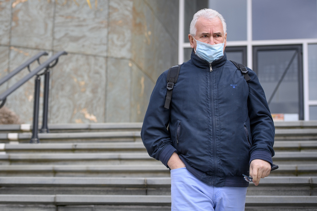 Le pâtissier Philippe Guignard au moment de quitter le tribunal cantonal vaudois au Palais de justice de l'Hermitage à Lausanne. 