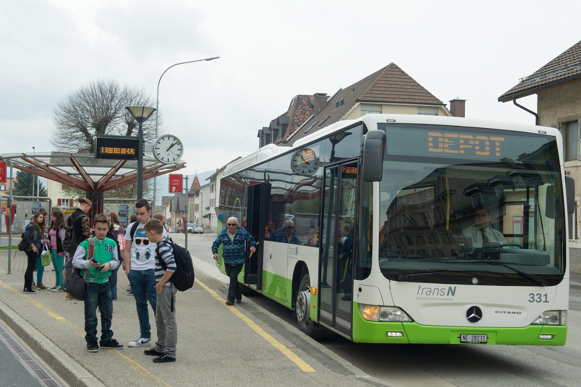 A Cernier ou ailleurs à Val-de-Ruz, les arrêts de bus seront modifiés afin de répondre aux besoins des personnes en situation de handicap.