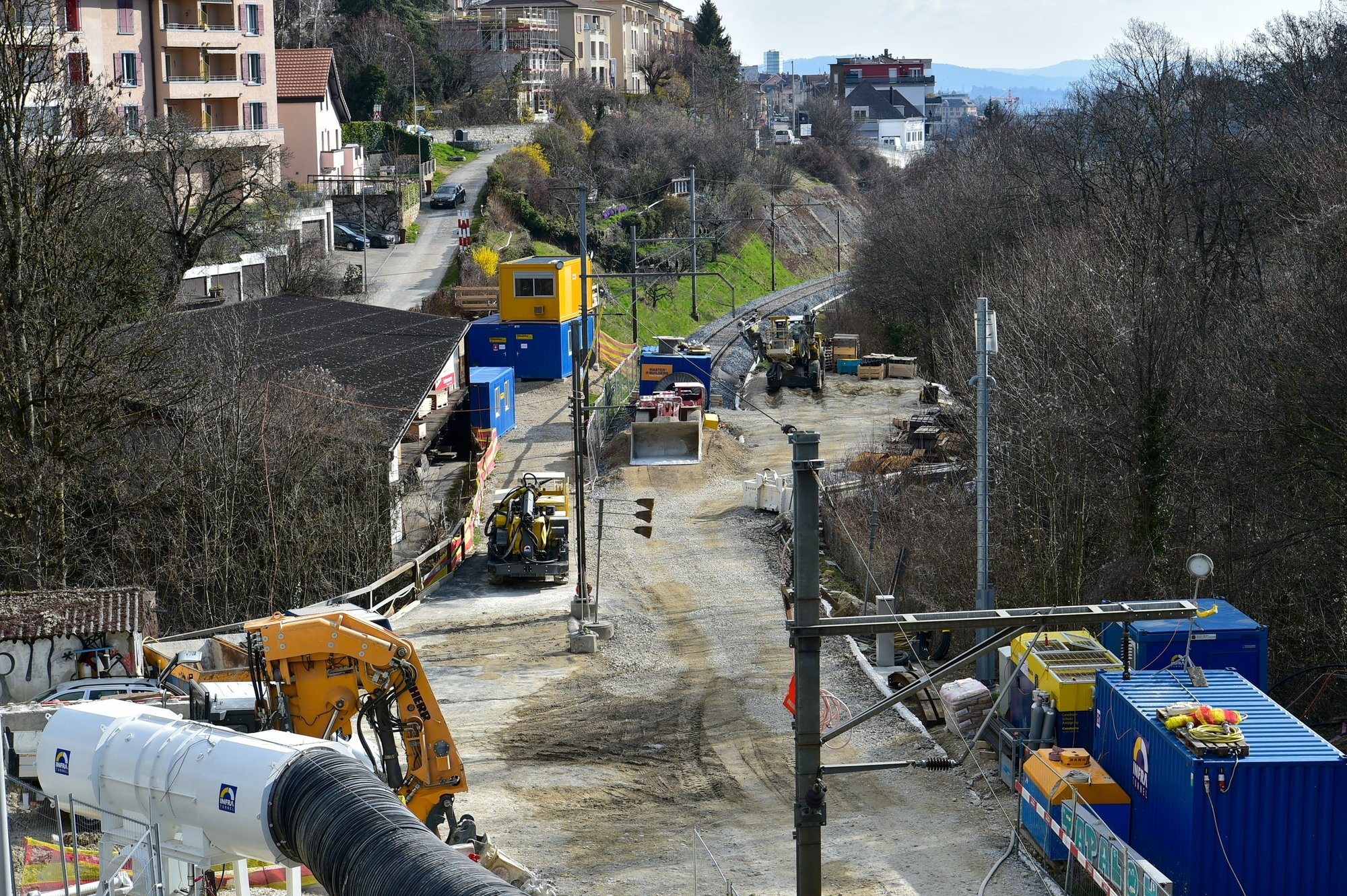 La ligne de train venant de la gare de Neuchâtel s'arrête pour se transformer en chantier.