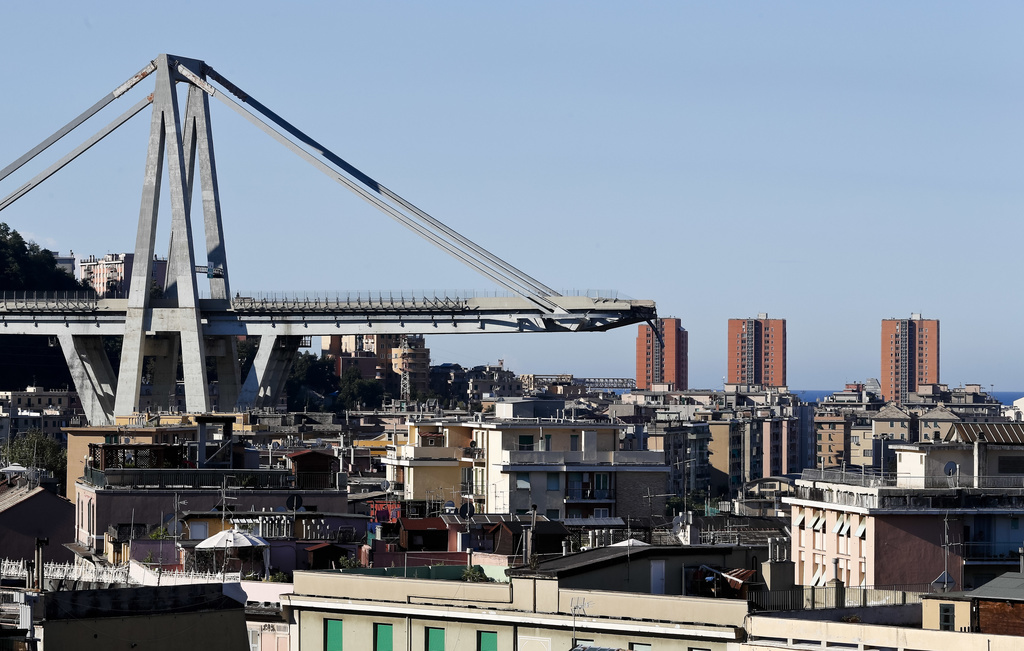 Le 14 août 2018, le pont autoroutier Morandi, situé sur un axe essentiel pour les échanges entre le sud et le nord de l'Italie, s'était écroulé, entraînant dans sa chute des dizaines de véhicules.