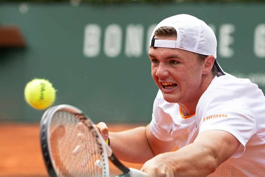 Le champion junior de Roland-Garros 2020 a signé un bel exploit au 1er tour du Geneva Open.