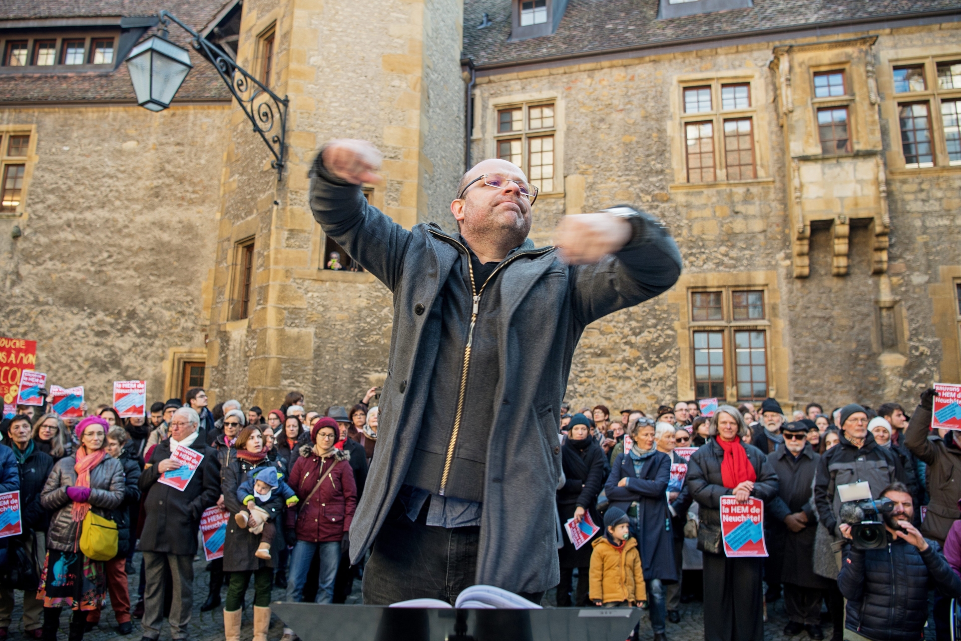 Nicolas Farine en 2017, lors d'une manifestation de soutien à la Haute Ecole de musique neuchâteloise.