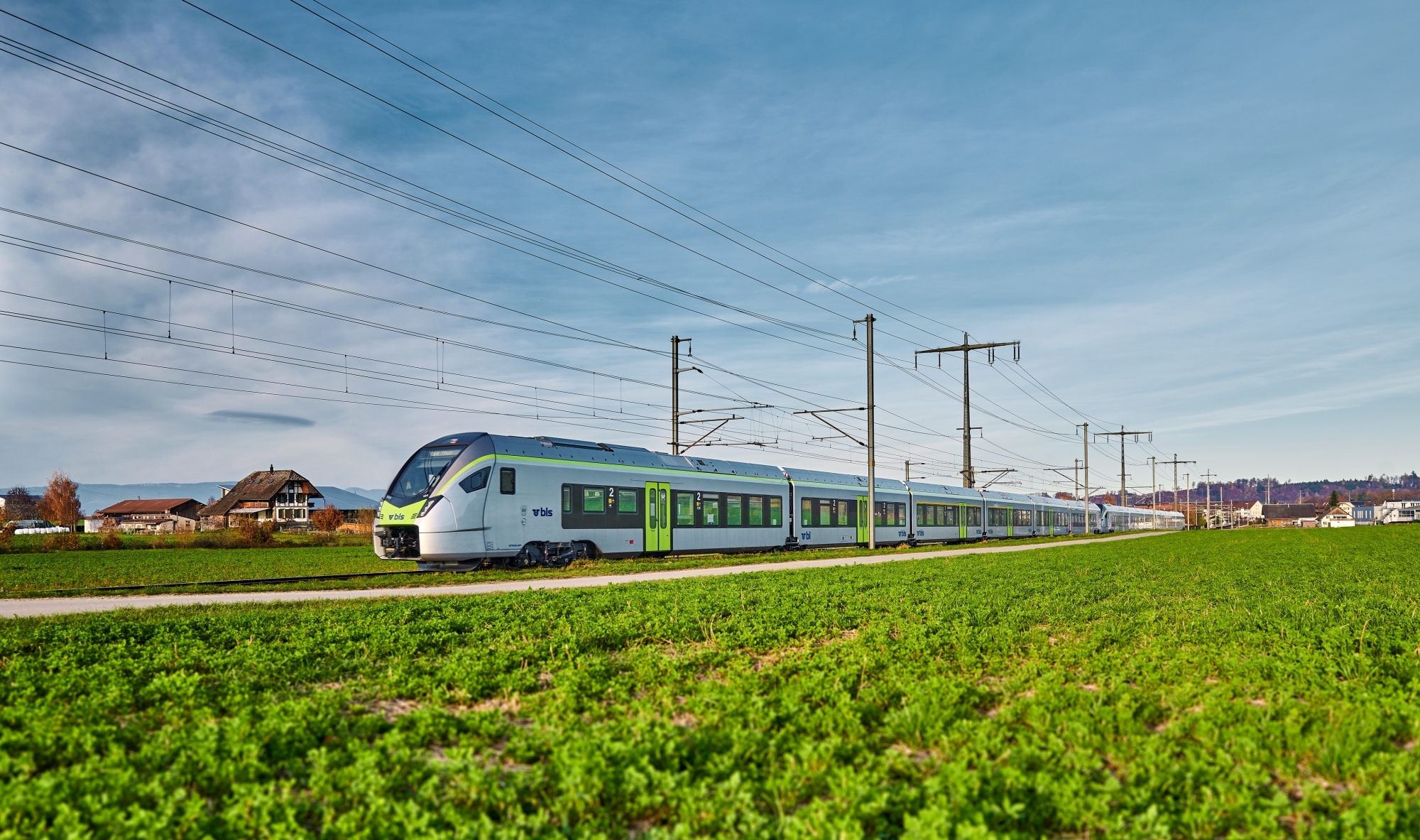 Les nouvelles rames Mika remplaceront les vieux trains sur la ligne Berne-Neuchâtel.