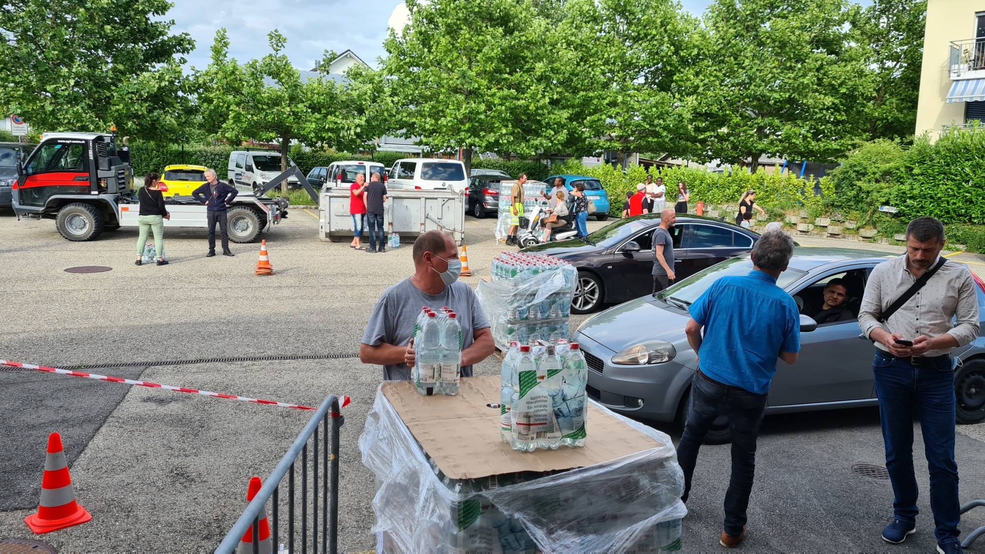Plus de 3600 packs de six bouteilles d’un litre et demi ont été distribués durant les cinq jours qu’a duré l’incident.