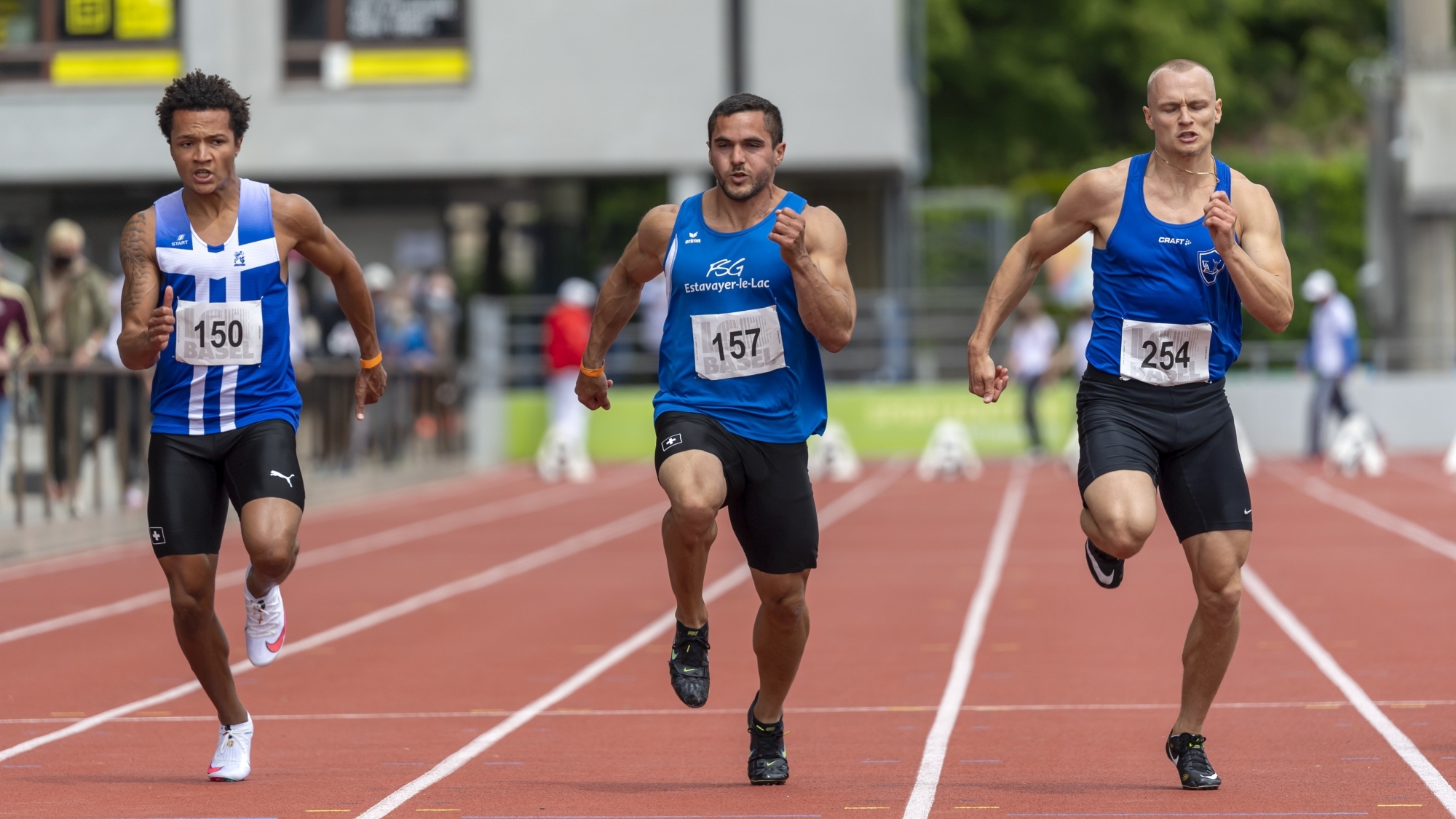 Bradley Lestrade (à gauche) a encore amélioré ses records personnels sur 100 et 200 mètres.