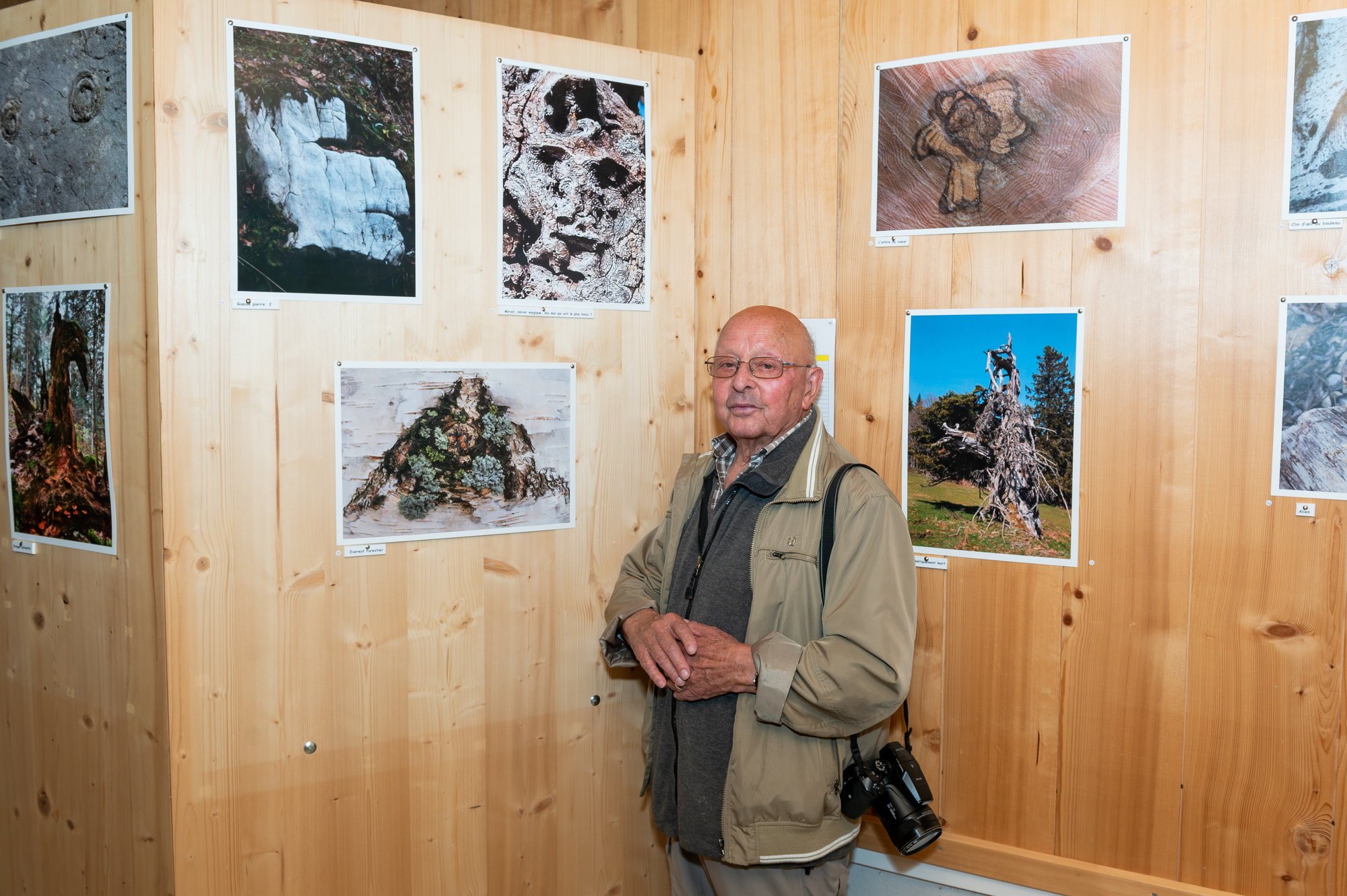 Marc Burgat, photographe naturaliste, sous un portrait dessiné par la nature. Saurez-vous le voir?