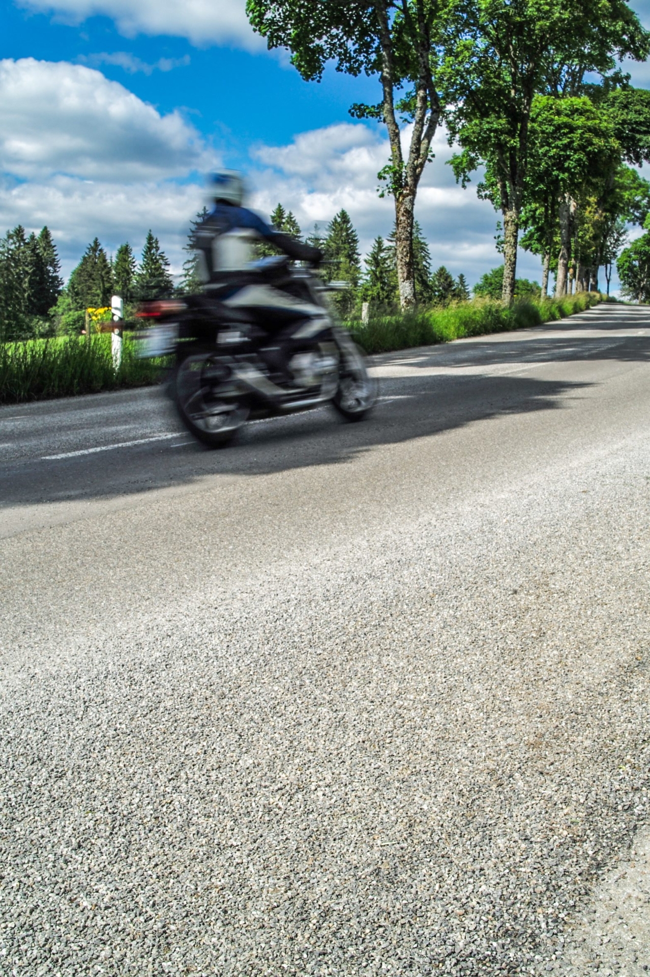 Deux motards ont été blessés ce dimanche à La Brévine et La Chaux-de-Fonds.