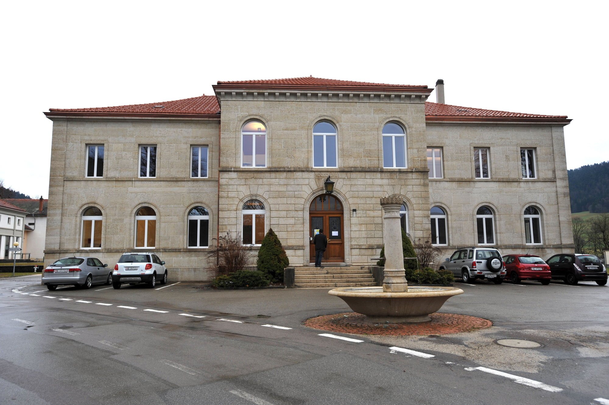 Les résultats des comptes 2020 de Val-de-Travers ont été présentés dans les locaux de l'administration communale, à Couvet.