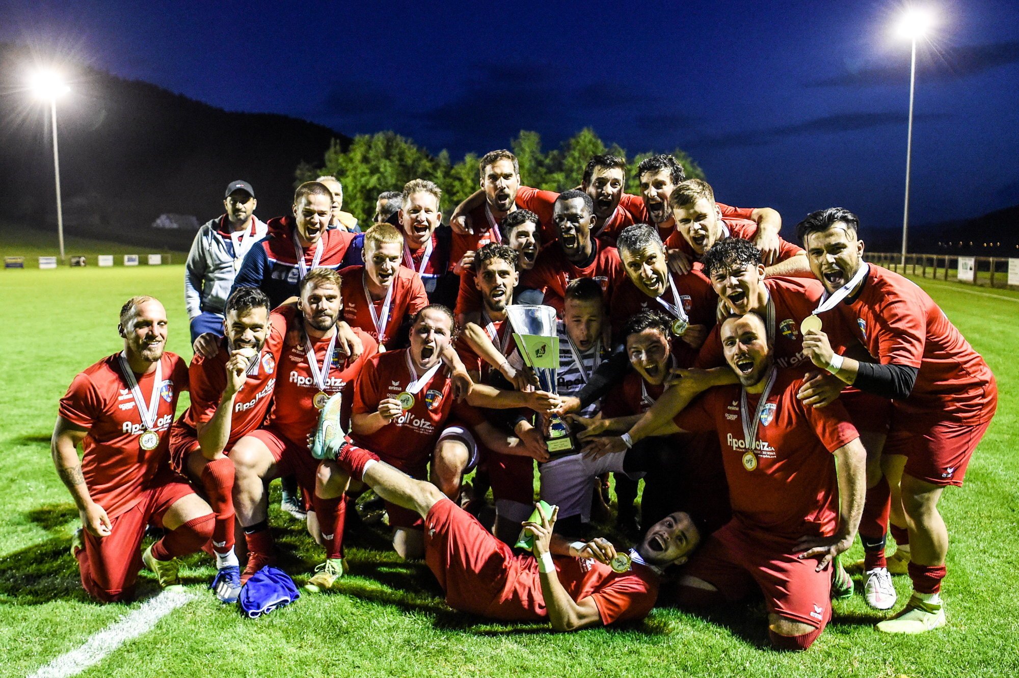 Les Bevaisans ont fêté leur titre de champions de troisième ligue à La Sagne.