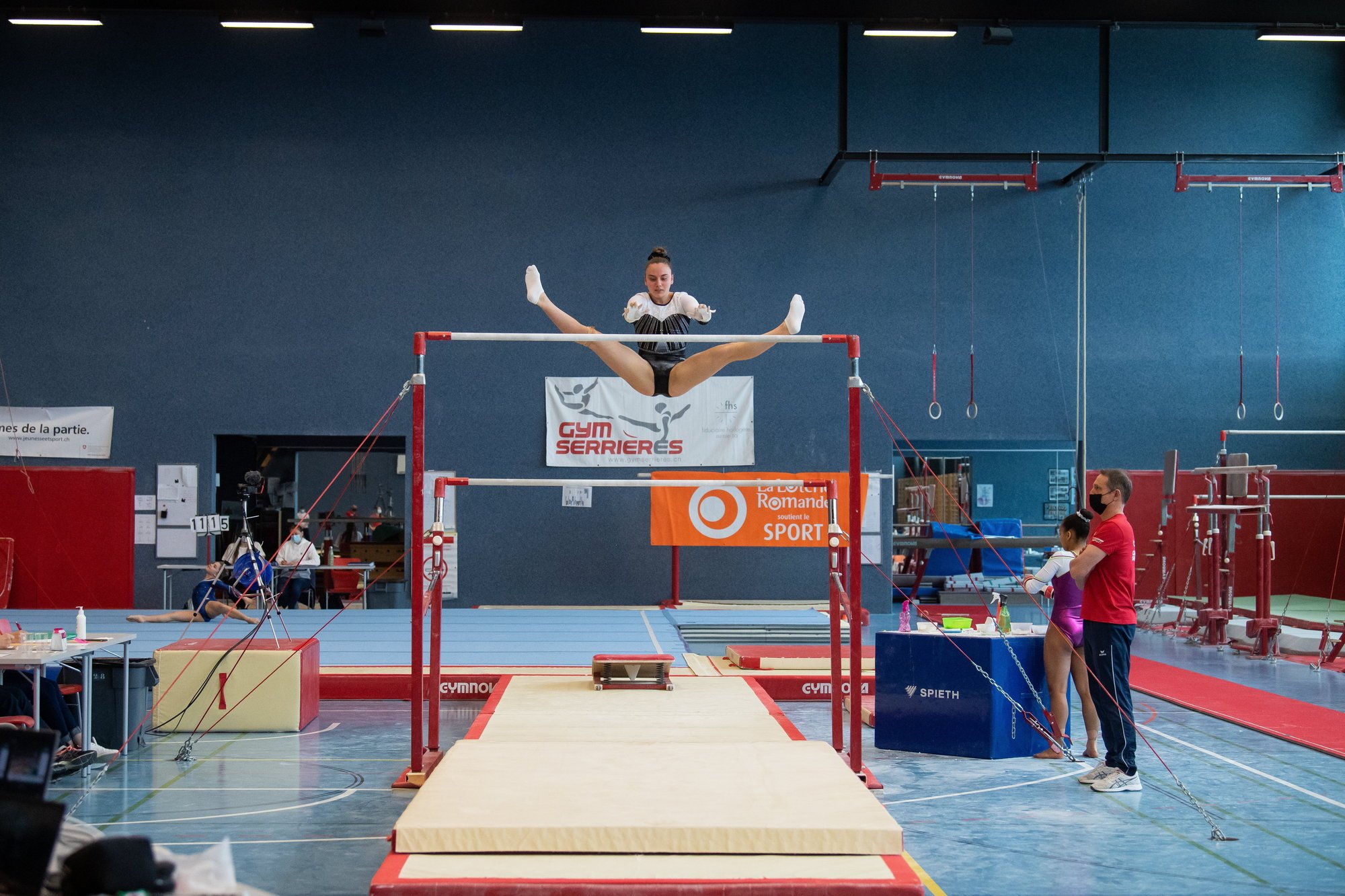 Titre national pour Camille D'Aprile aux barres asymétriques!