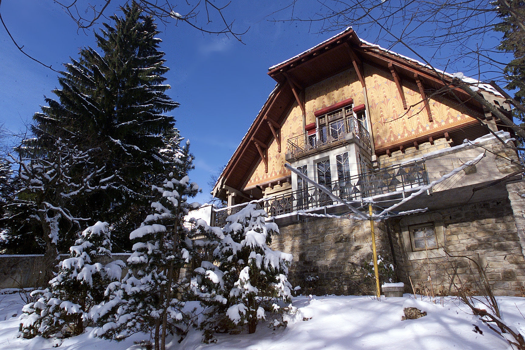 La villa Fallet est un des plus beaux exemples de style sapin, le courant régional de l’Art nouveau.