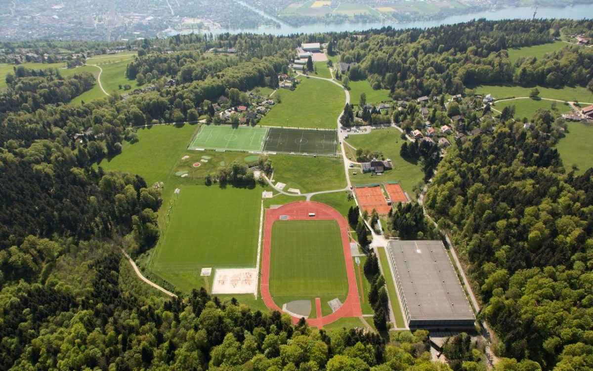 L'école dispense plusieurs formations en sport, du bachelor au master, ainsi que des diplômes.