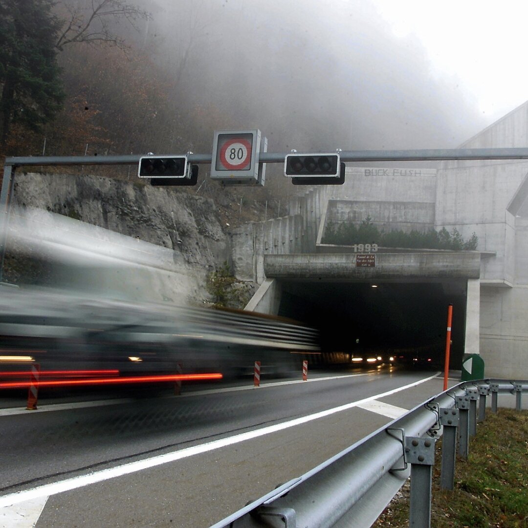 L'accident s'est produit dans le tunnel sous La Vue-des-Alpes.