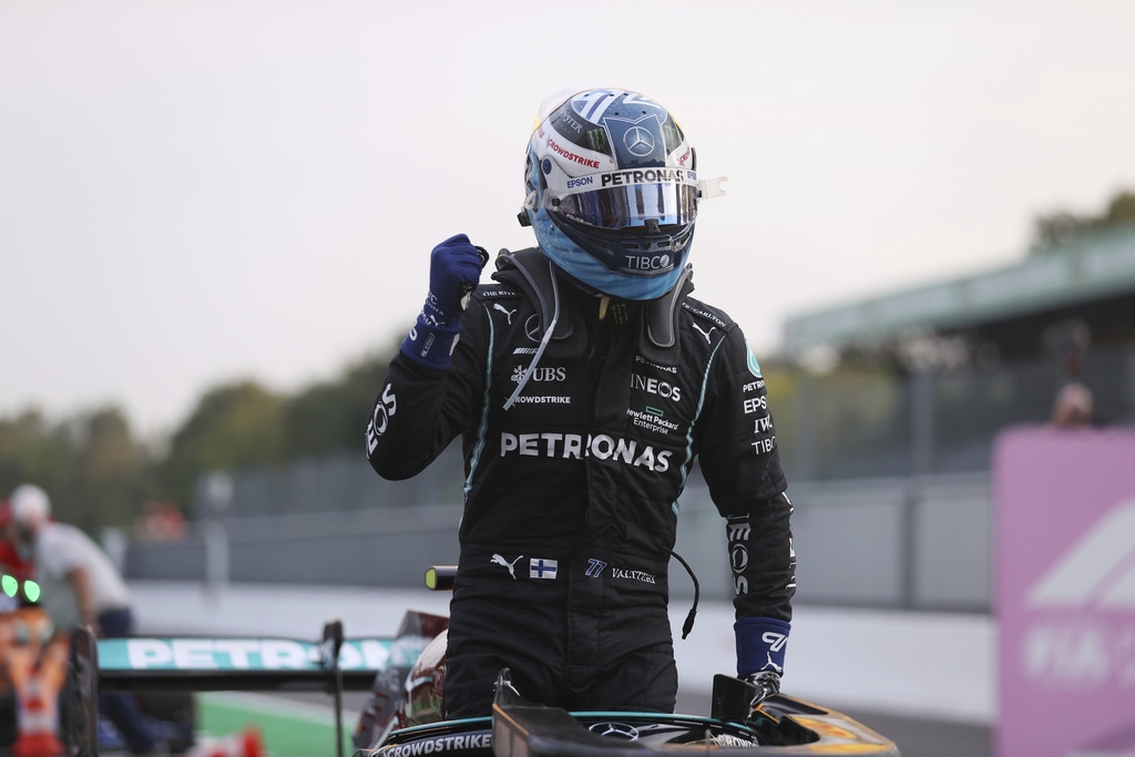 Réaction de joie après avoir réalisé le meilleur temps lors de la séance de qualification sur le circuit de Monza.