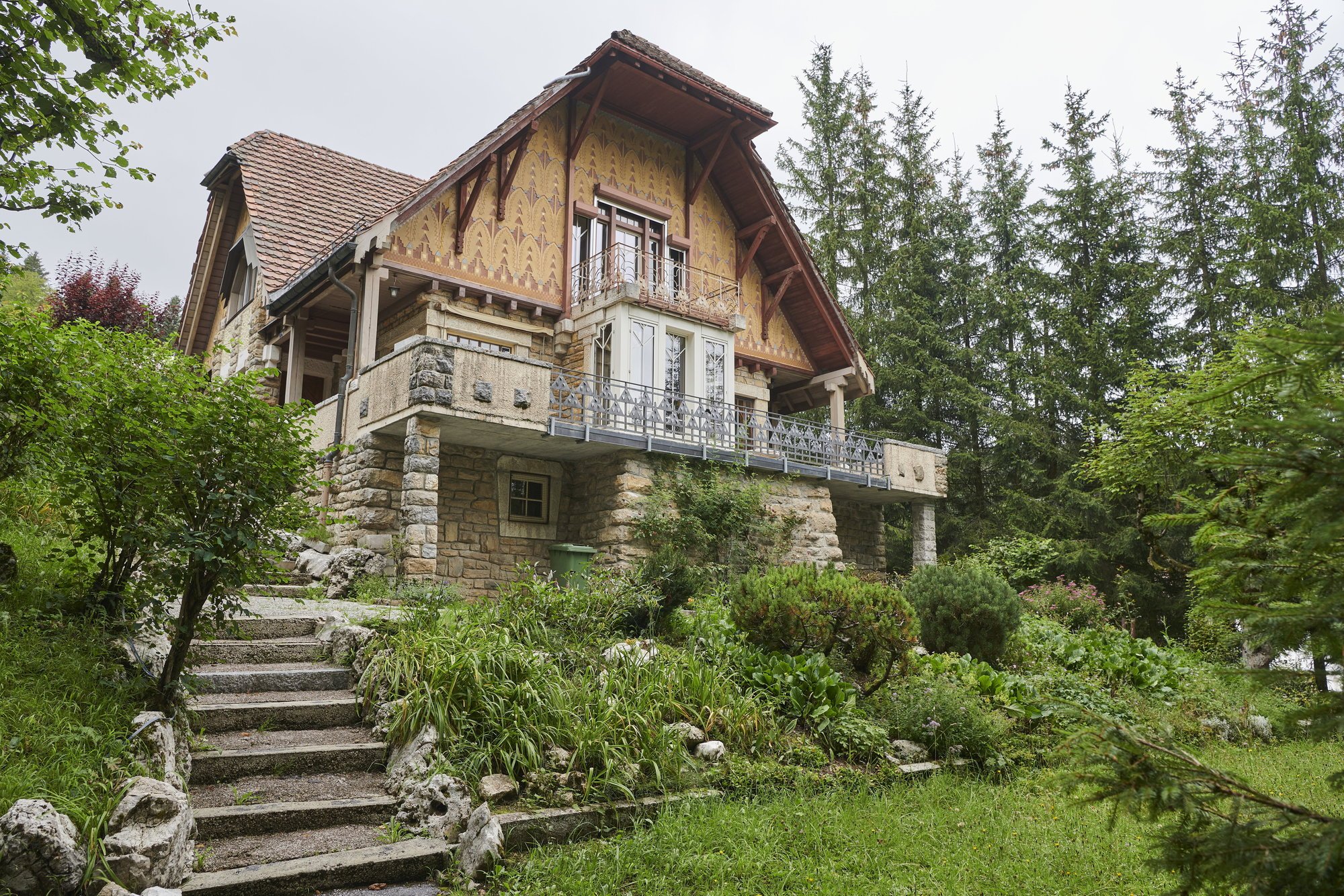 La villa Fallet, première maison sur laquelle a travaillé le futur Corbusier, sur les hauts de La Chaux-de-Fonds, côté nord.