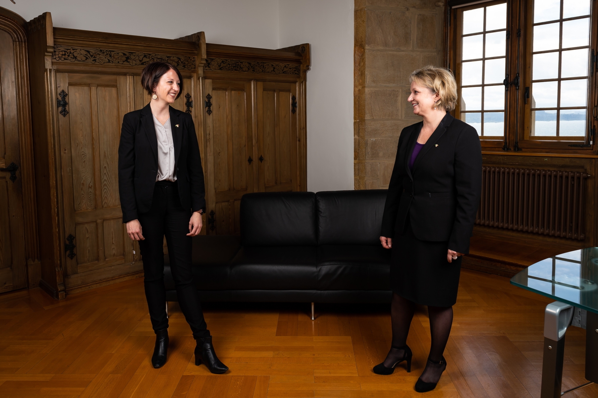 Les conseillères d'Etat neuchâteloises Crystel Graf, à gauche, et Florence Nater, en mai 2021.