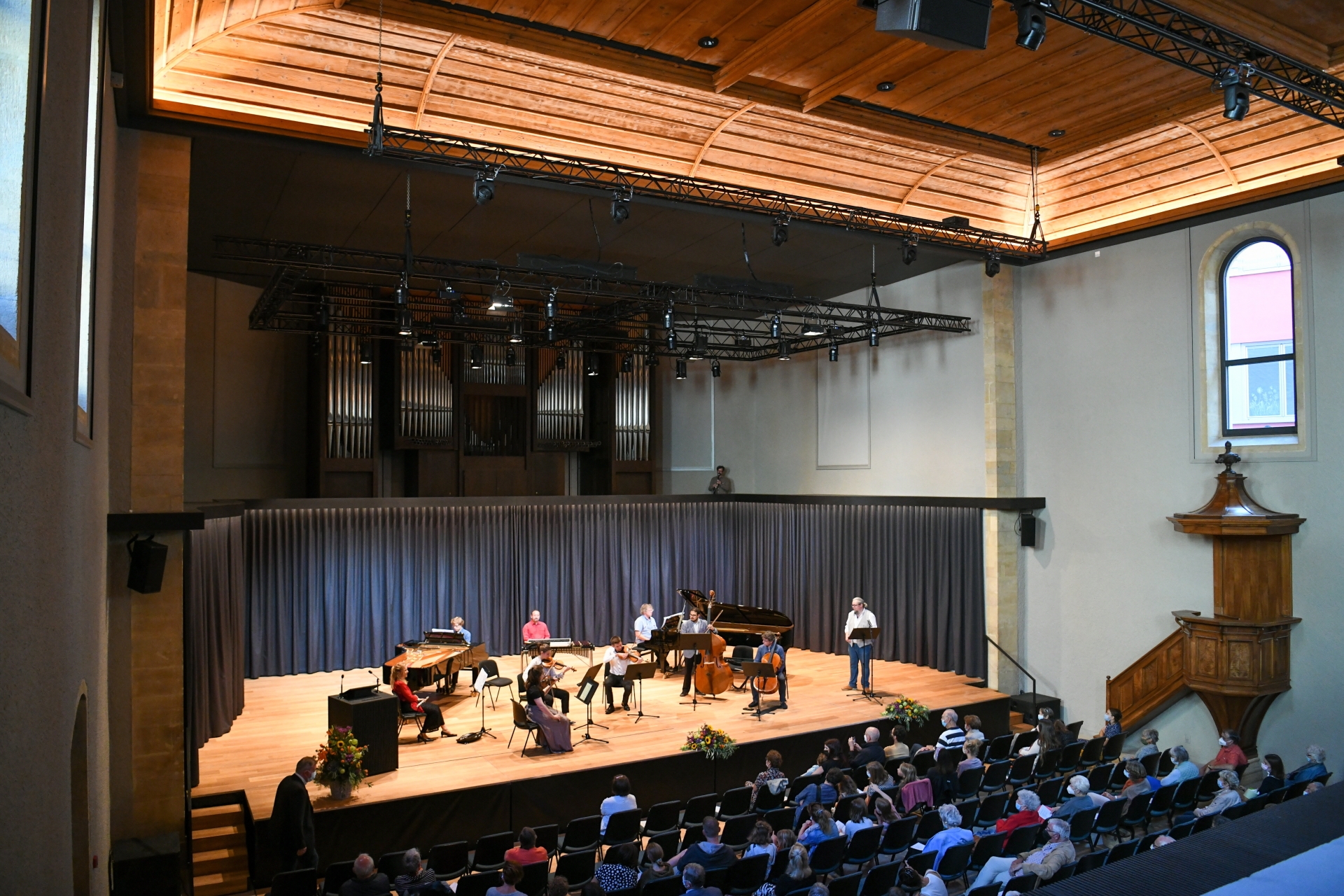 Le premier concert a été proposé par la Société  de musique de Neuchâtel.