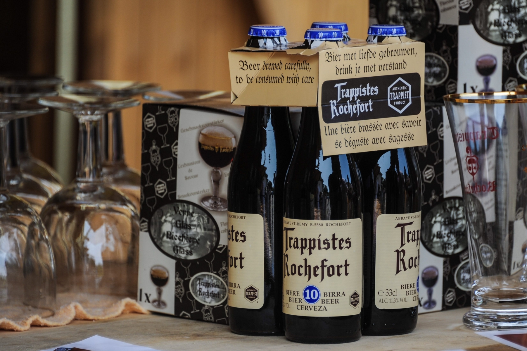 La bière trappiste de Rochefort, en Belgique, faisait partie des produits du terroir proposés à la vente.