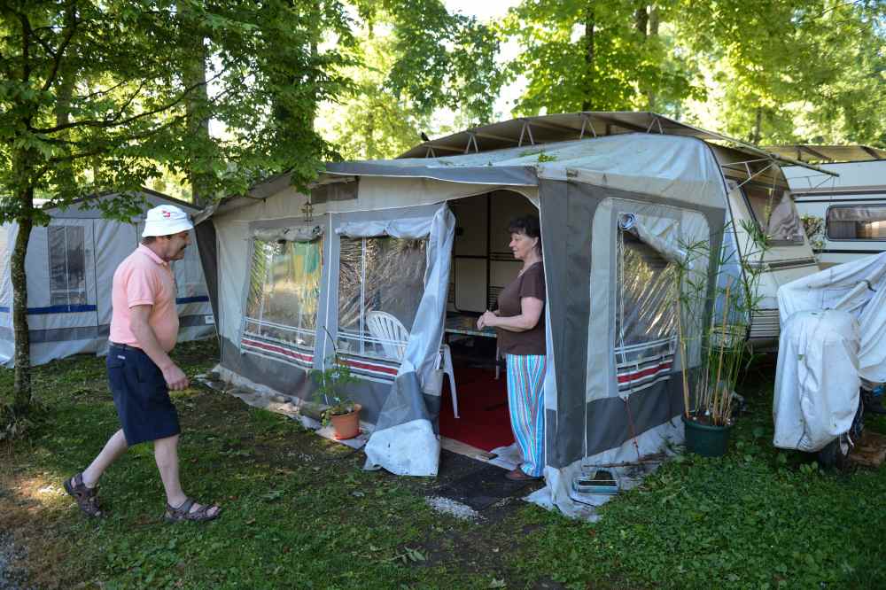 La solution camping ne peut être que provisoire: il ferme ses portes en octobre.

COLOMBIER 20.06.2013
PHOTO: CHRISTIAN GALLEY