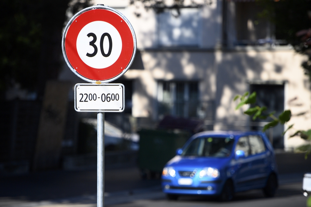 La ville de Lausanne vient d'étendre la limitation à 30 km/h durant la nuit.