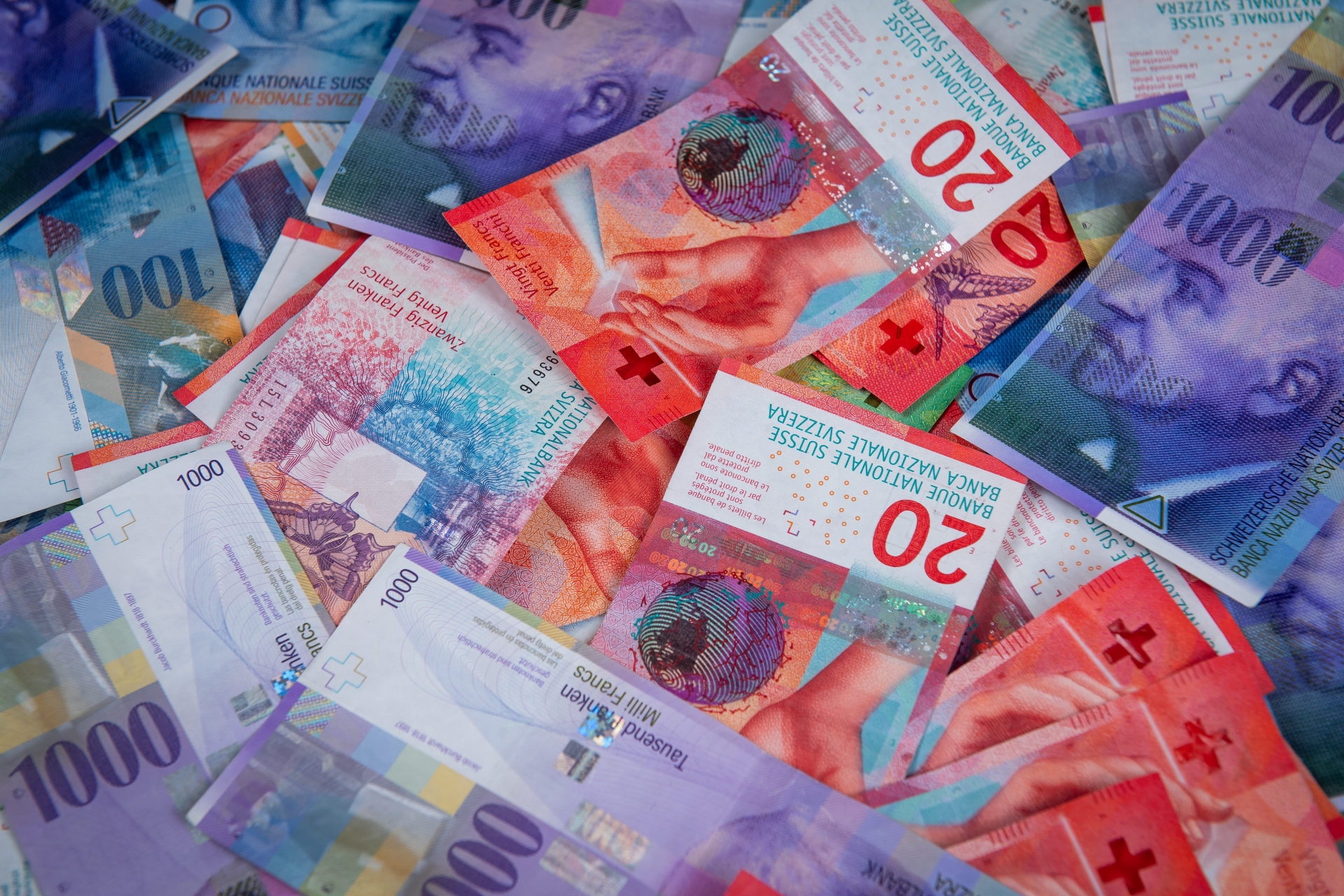 Le premier salaire minimum cantonal de Suisse est en vigueur à Neuchâtel depuis le 4 août 2017.