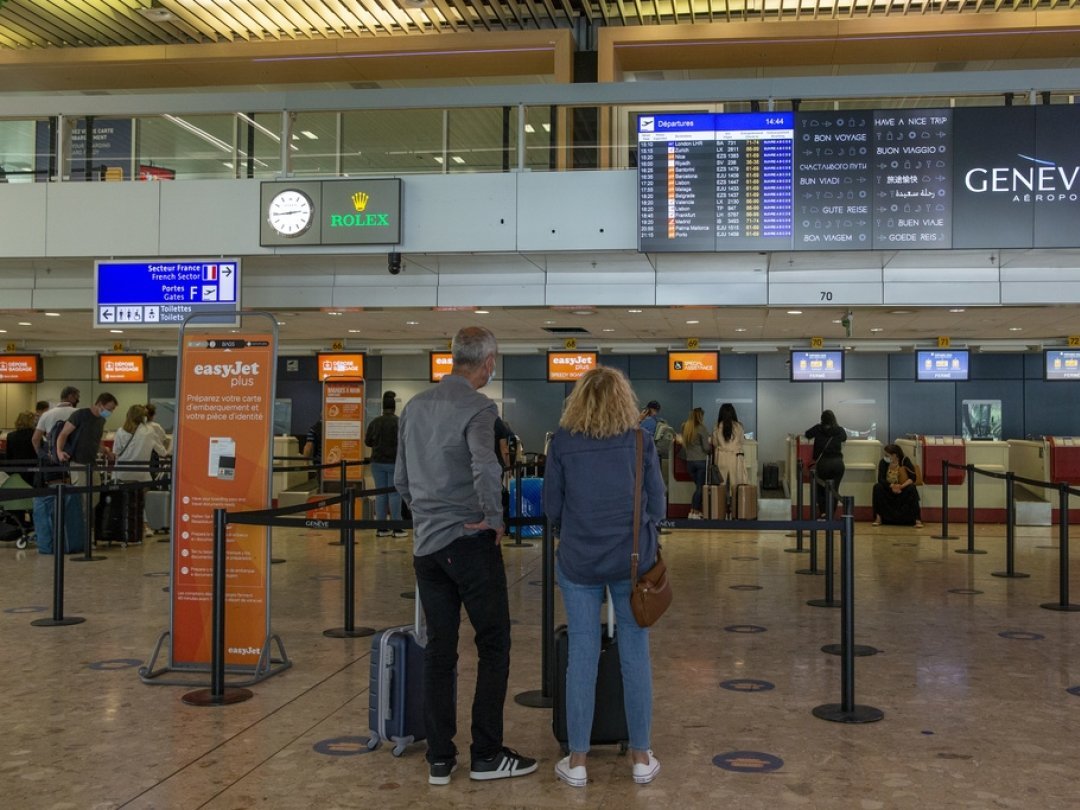 Un nouveau régime de tests pour entrer en Suisse est appliqué dès vendredi minuit.