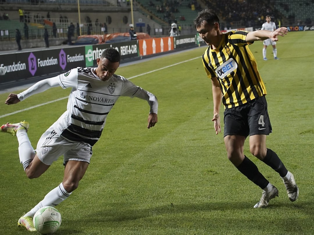 Dan Ndoye (à gauche) et le FC Bâle se sont imposés 3-2 à Almaty.