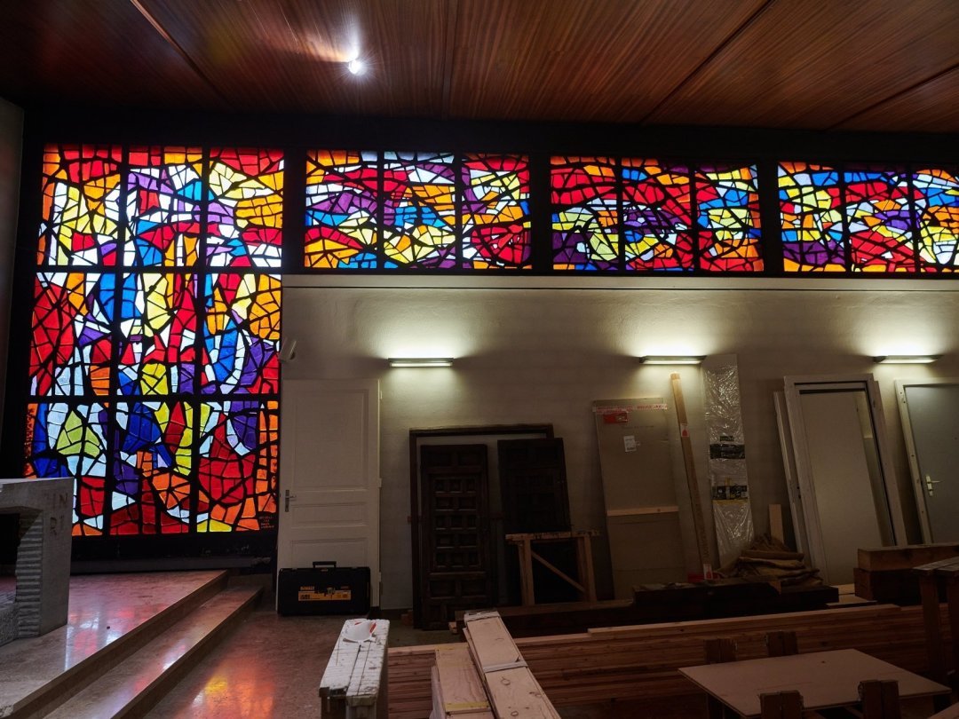 Les vitraux de l'ancienne chapelle catholique trouveront leur place au cimetière du village